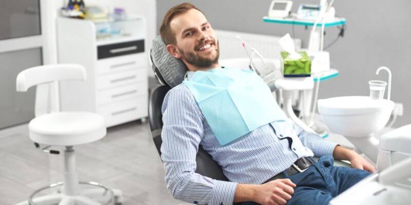 When should I consider seeing an emergency dentist?